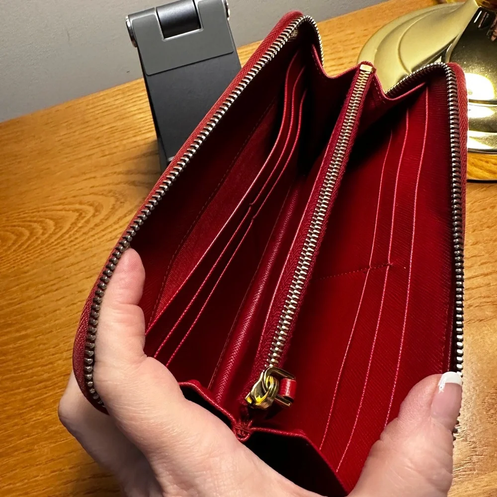 Prada Red Leather Zip Wallet W/COA. EUC. - Picture 10 of 12